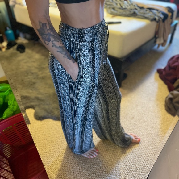 Forever 21 balloon pants - Picture 2 of 4